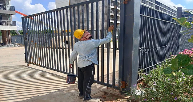 Automated steel gate