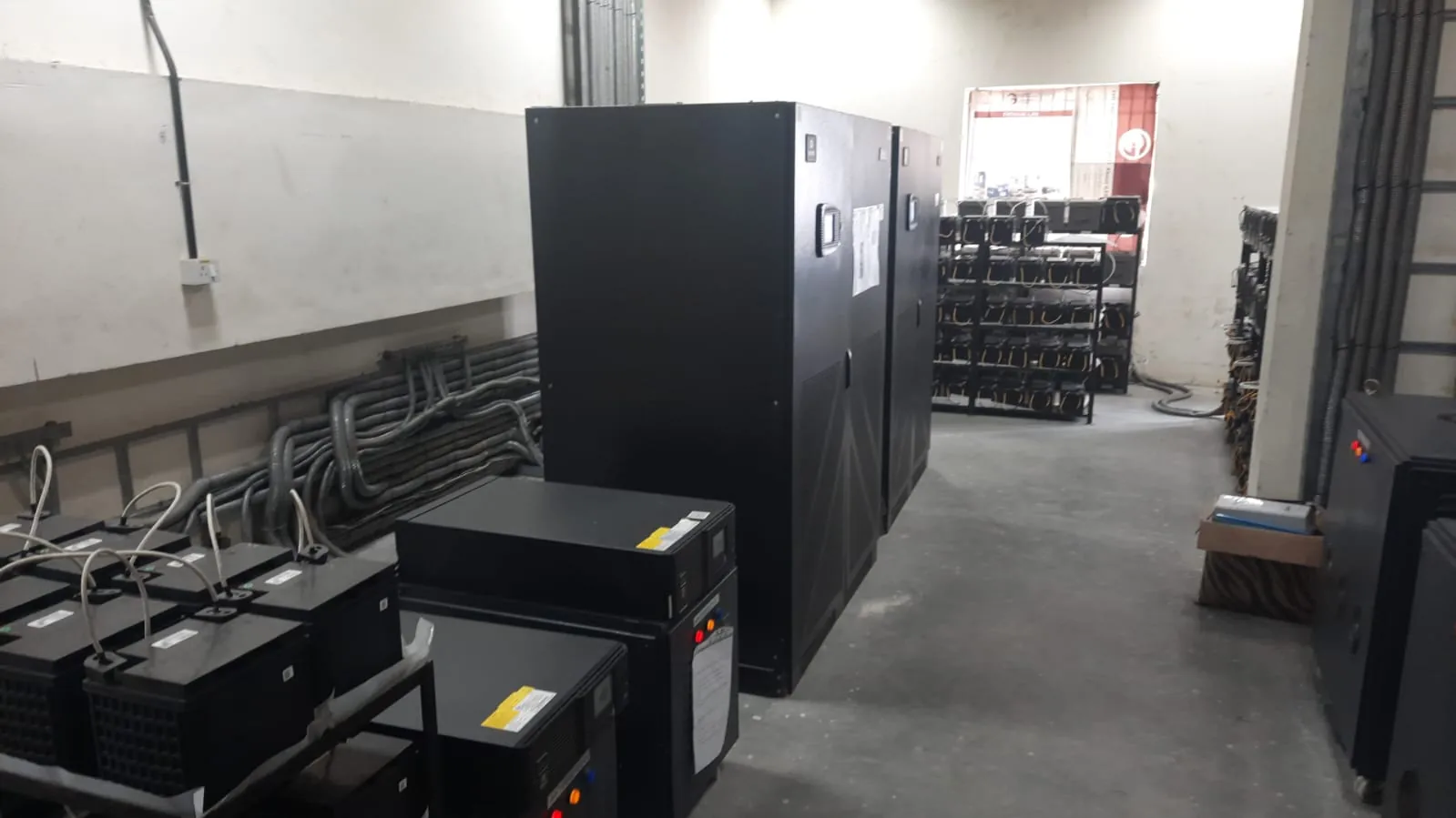 UPS and battery backup system
